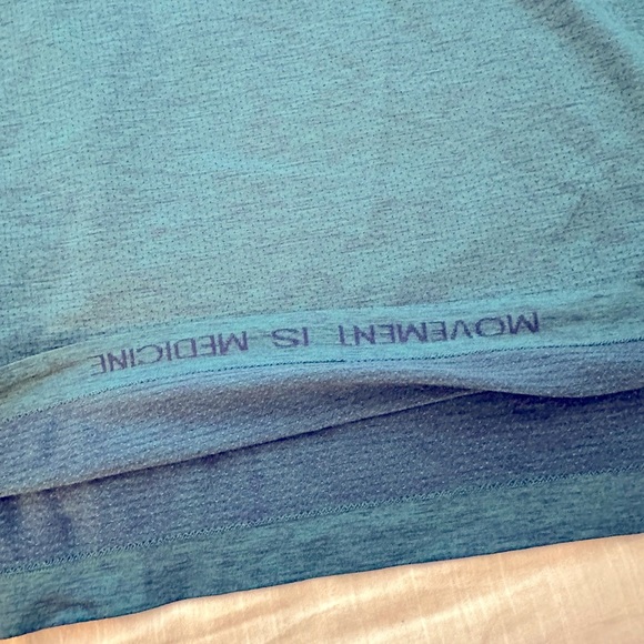 Lululemon Metal Vent Tech Short Sleeve Shirt Night Sea Soft Denim - Picture 4 of 4